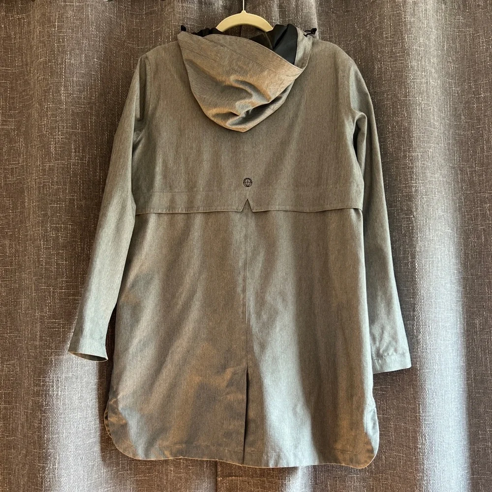 Mondetta brand tailored gray hooded women's zippered raincoat - size Large - Picture 8 of 16